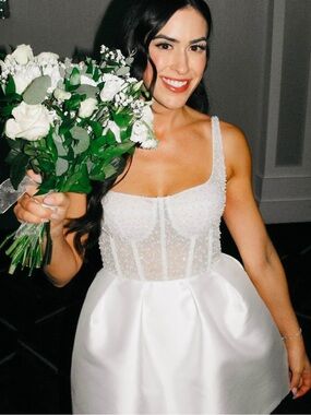 Stunning Ivory Beaded Bodice Satin Bubble mini length wedding dress!!